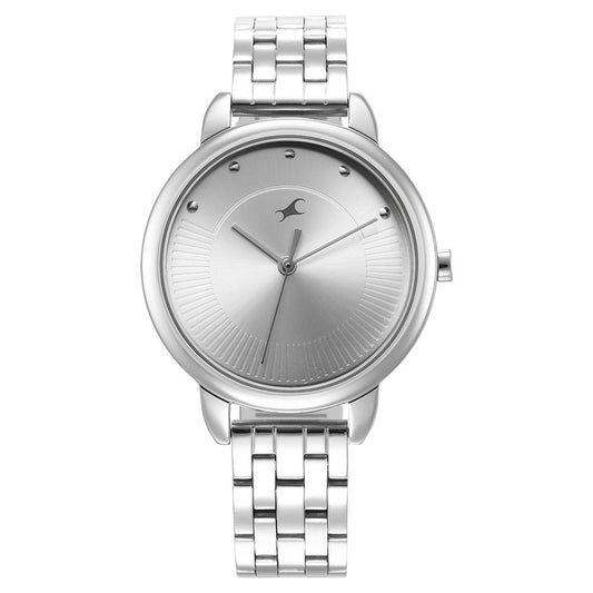 Stunners in Silver Dial & Metal Strap